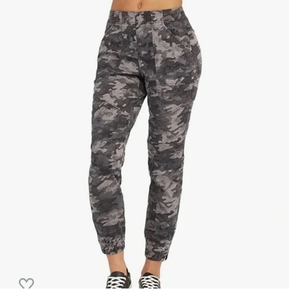 Spanx stretch twill camouflage cargo joggers black gray size XS New - Picture 5 of 13